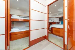 Sunbird 72 photo 31